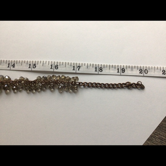 Olive faceted bead cluster collar necklace. - Picture 3 of 6